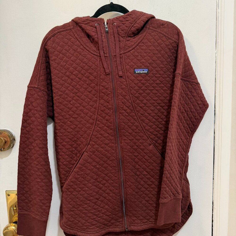 NWT: Patagonia Cotton Quilt Hoodie Dark Ruby